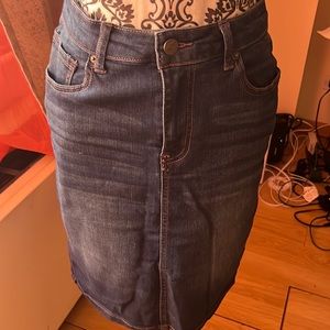 Denim skirt size M. looks great with any top, shirt, tank, blouse…